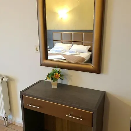 Four Season Guest house